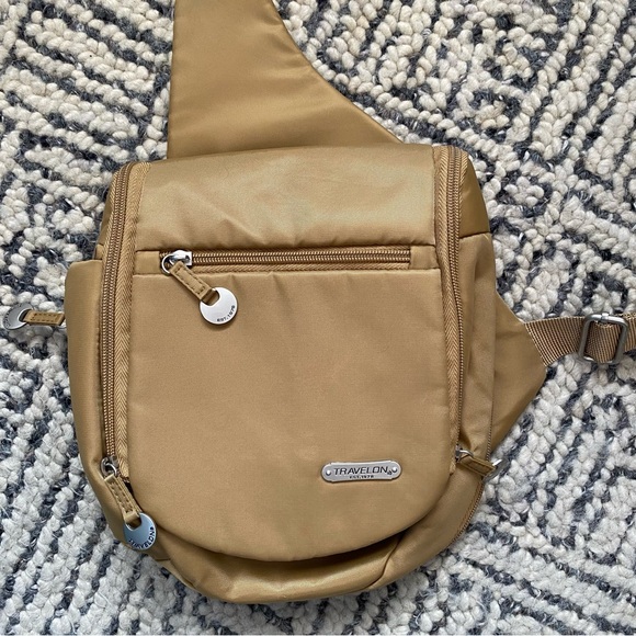 Travelon Tan Crossbody Bag - Great for cruise or Europe - Picture 2 of 8